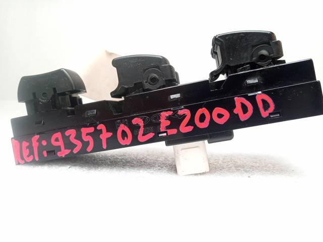 935702E200DD HYUNDAI купить в Чернигов