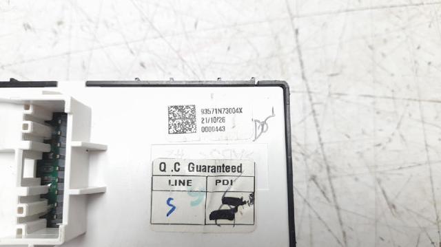93571N73004X HYUNDAI Кнопка включения мотора стеклоподъемника передняя левая купить в Львов