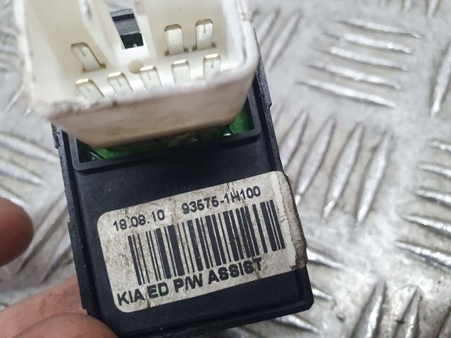935751H100 Кнопка стеклоподъемника передняя купить Ровно
