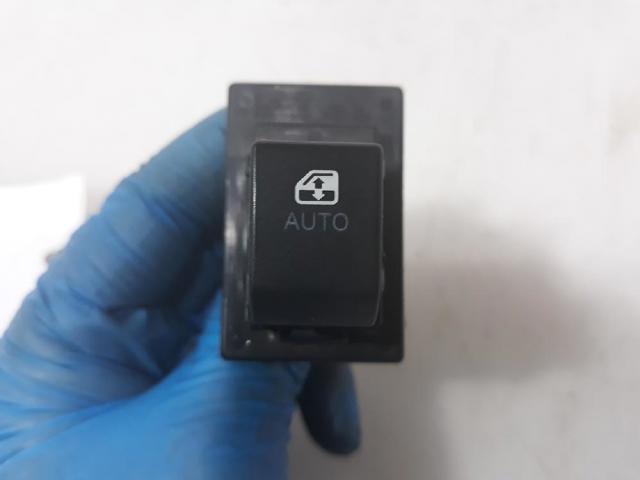 935751H100EQ HYUNDAI Кнопка стеклоподъемника передняя купить в Харьков