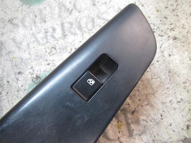 935751H100EQ HYUNDAI Кнопка включения мотора стеклоподъемника передняя правая купить в Ужгород