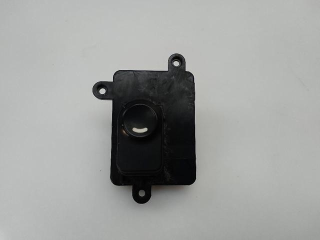 935752L011 HYUNDAI Кнопка стеклоподъемника передняя купить в Чернигов