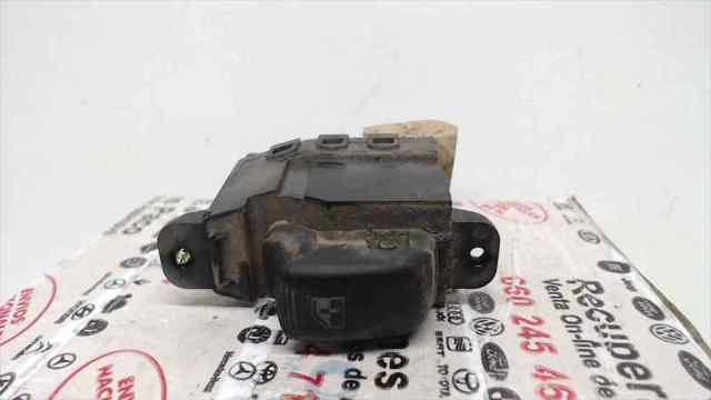 HYUNDAI 9358026100 Кнопочный блок управления стеклоподъемником задний в наличии Павлоград