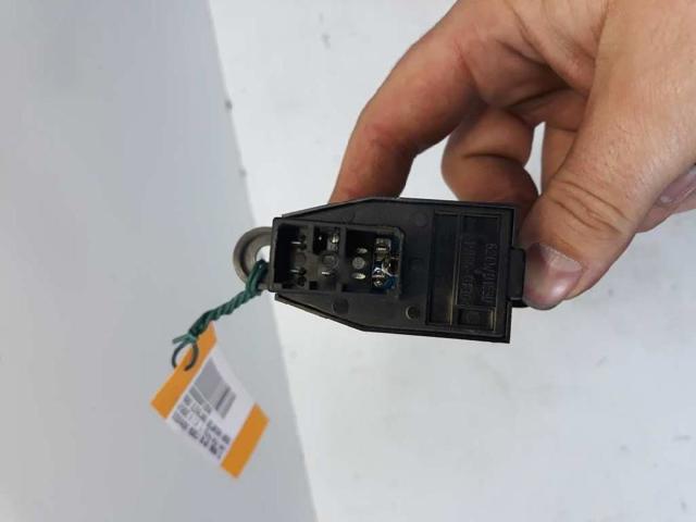 HYUNDAI 935804A000 Кнопка стеклоподъемника передняя в наличии Каменское