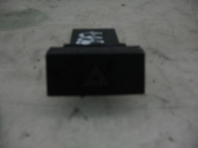 937902C000 HYUNDAI Кнопка включения аварийного сигнала купить в Запорожье
