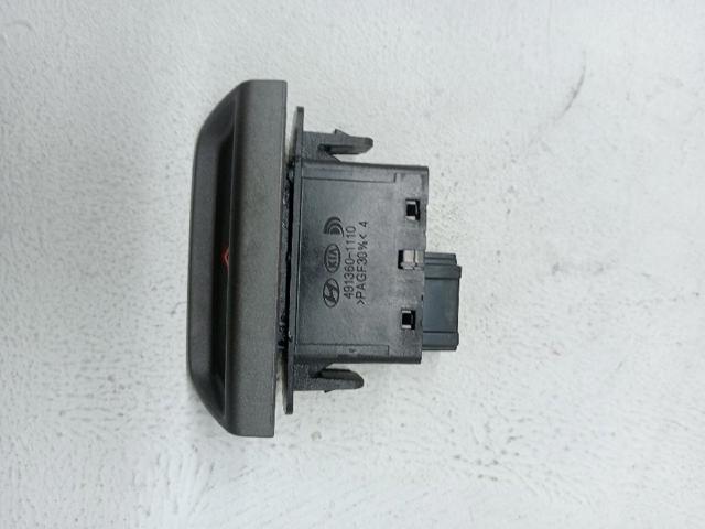 HYUNDAI 937903U010DC8 Кнопка включения аварийного сигнала в наличии Полтава