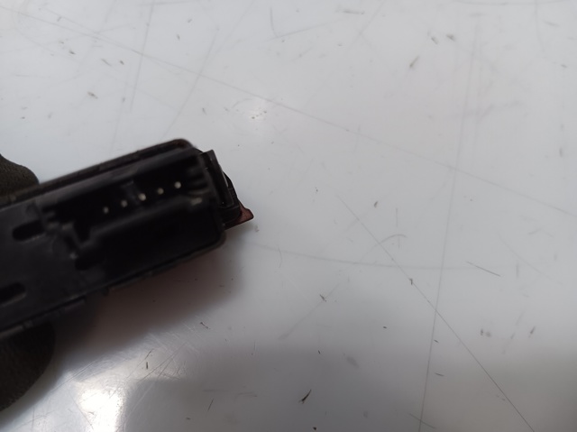 937903U010DC8 HYUNDAI Кнопка включения аварийного сигнала купить в Чернигов