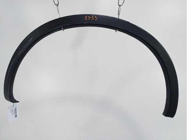 Expansor direito (placa sobreposta) de arco do pára-lama traseiro 93828BR01A Nissan