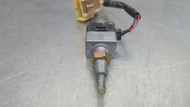 HYUNDAI 9384038000 Датчик включения сцепления  в наличии Каменское