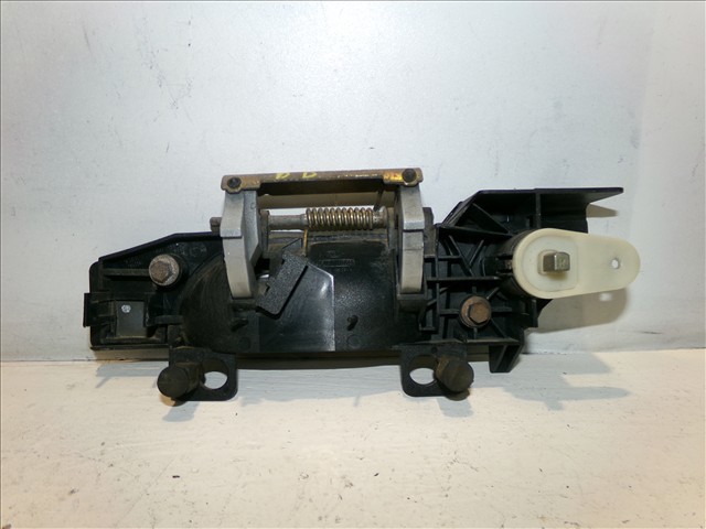 FORD 93BBF22400AM Ручка двери передней наружная правая в наличии Днепр