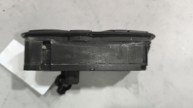 MERCEDES 9438200097 Кнопочный блок управления стеклоподъемником передний левый в наличии Днепр