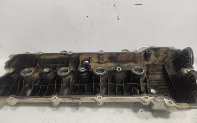 PORSCHE 94810513207 Крышка клапанная правая в наличии Ровно