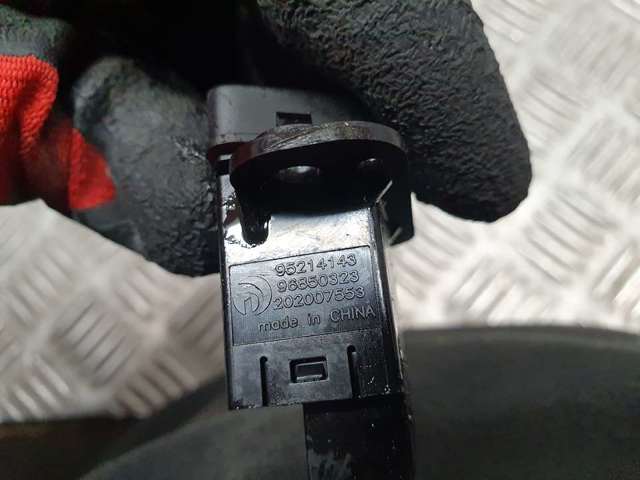 Botão de ativação do sinal de emergência Chevrolet Aveo 3 T300