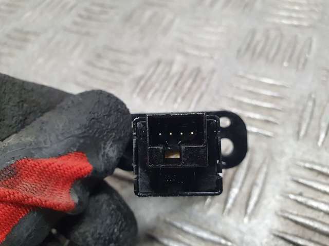 Botão de ativação do sinal de emergência Chevrolet Aveo 3 T300