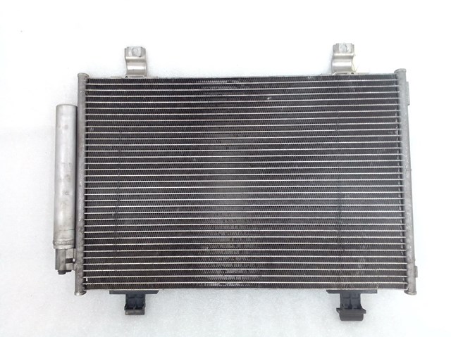 Condensador de ar condicionado / radiador para Suzuki Swift AZG GL+ D13A 9531062J10