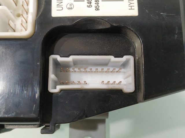 954602S000 HYUNDAI купить в Украина