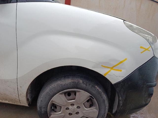 Pára-lama dianteiro direito 95509342 OPEL