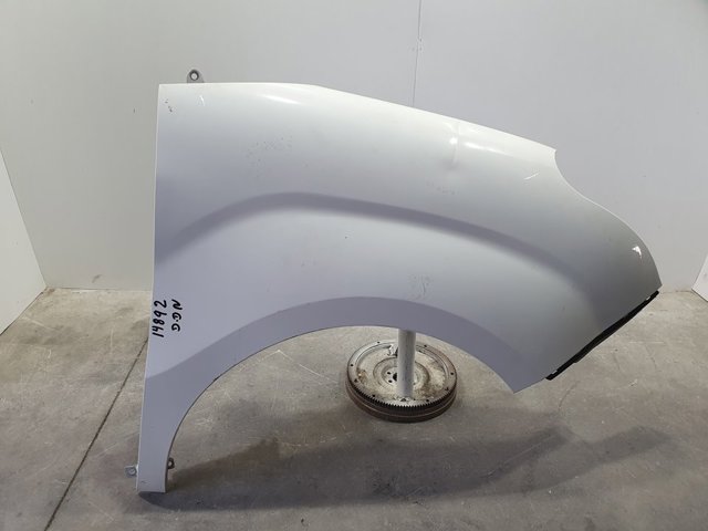 Pára-lama dianteiro direito 95509342 OPEL