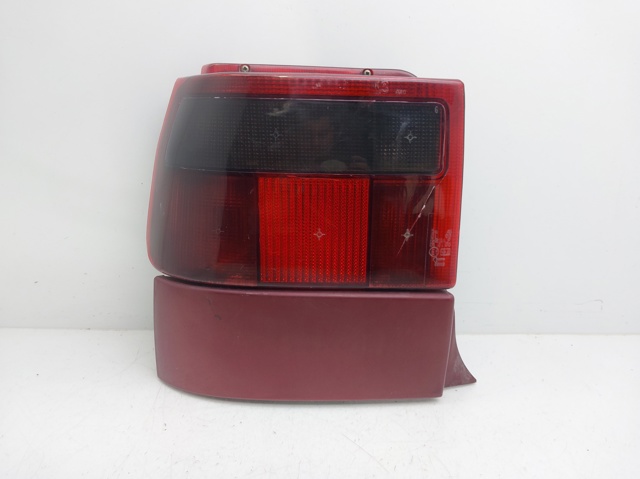 Lanterna traseira esquerda 95656610 Peugeot/Citroen