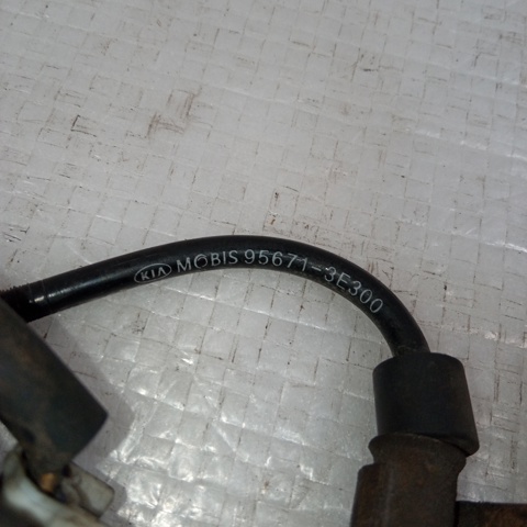 956713E300 HYUNDAI Датчик АБС (ABS) передний левый купить в Чернигов
