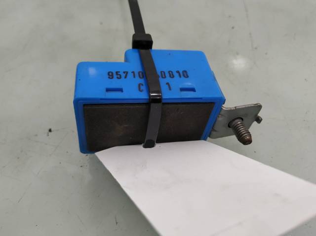 957104D010 HYUNDAI купить в Хмельницкий