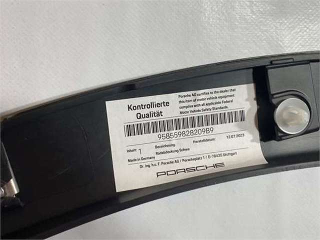 958559828209B9 PORSCHE Расширитель (накладка) арки заднего крыла правый купить в Ирпень