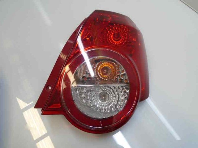 Lanterna traseira direita para Chevrolet Aveo / Kalos Fastback (T250, T250) (2008-2008) 95952067