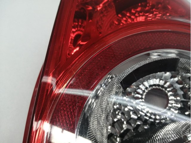 Lanterna traseira direita para Chevrolet Aveo / Kalos Fastback (T250, T250) (2008-2008) 95952067