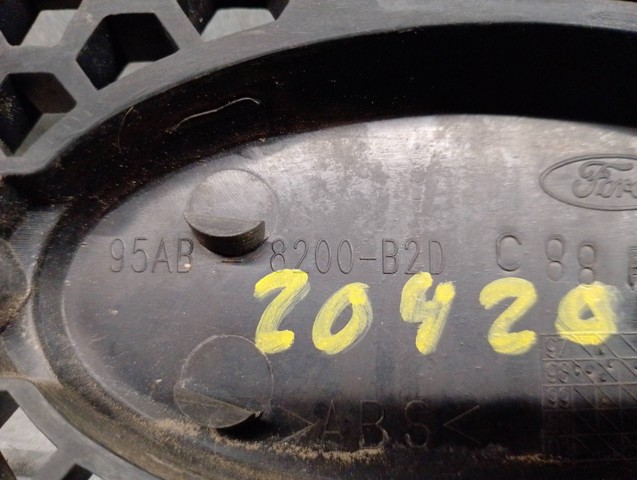95AB8200B2D Решетка радиатора купить Кривой Рог