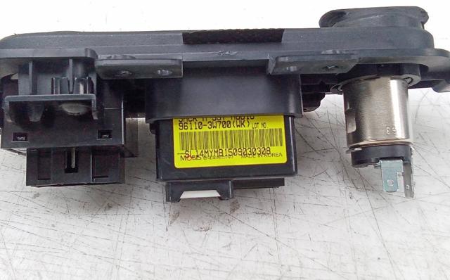 961103W700 HYUNDAI купить в Ужгород