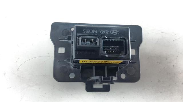 HYUNDAI 96120J9500 USB-разветвитель в наличии Киев