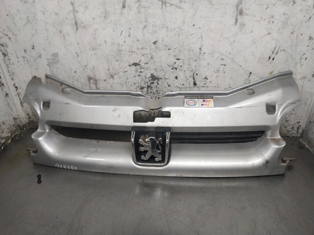 9618254777 PEUGEOT Решетка радиатора купить в Запорожье