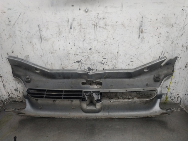 9618254777 PEUGEOT Решетка радиатора купить в Тернополь