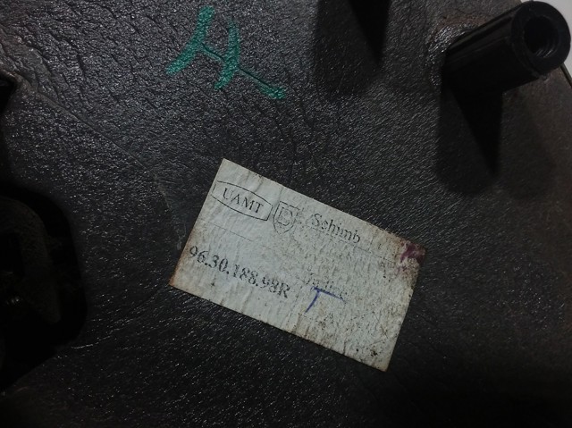 RENAULT 963018898R Правое зеркало в наличии Полтава
