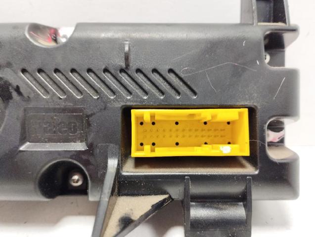 Unidade de controlo dos modos de aquecimento/condicionamento Peugeot 406 8B