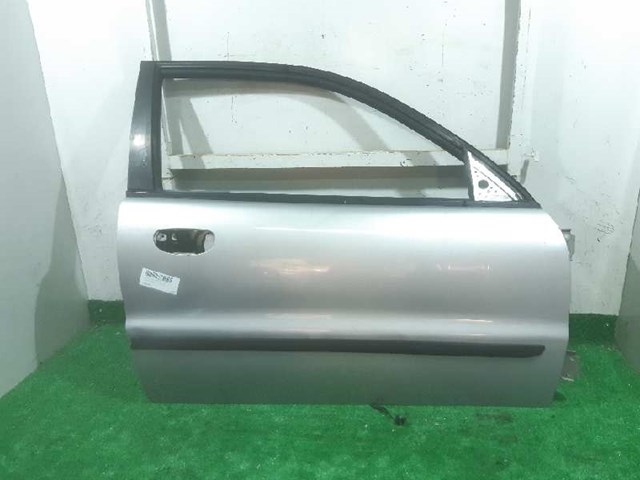 Porta dianteira direita 96303837 GM/Daewoo