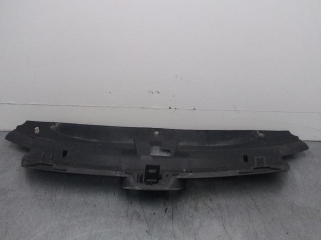 Grelha do radiador Peugeot 406 8B