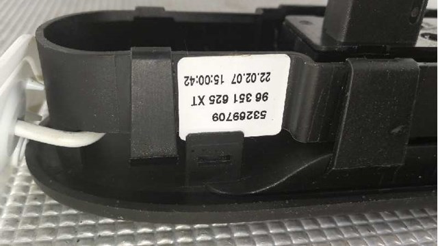 PEUGEOT 96351625XT Кнопочный блок управления стеклоподъемником передний правый в наличии Житомир