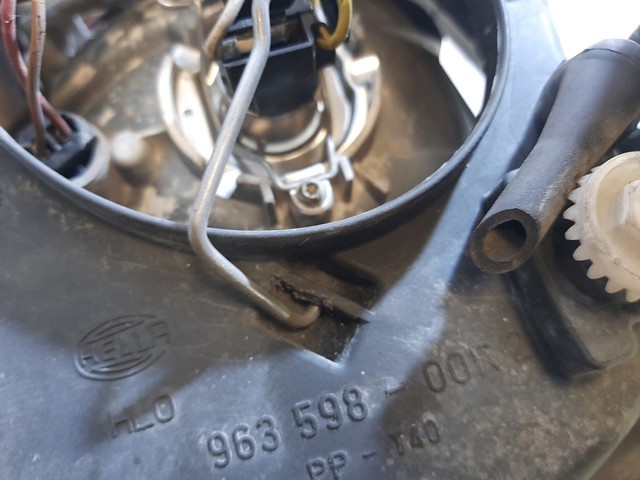 VAG 96359800R Фара правая в наличии Львов