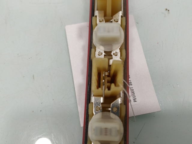 Sinal de parada traseiro adicional Peugeot 207 WA, WC