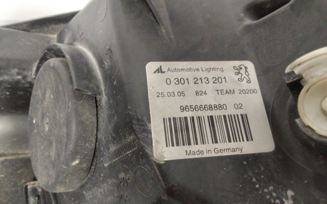PEUGEOT 9656668880 Левая фара в наличии Днепр