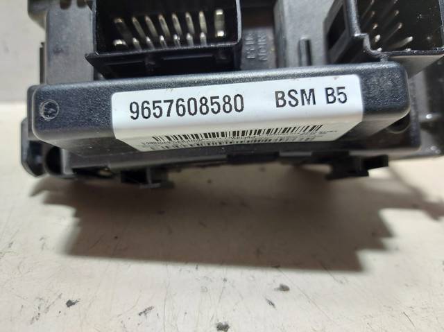 9657608580 PEUGEOT Блок предохранителей задний салонный купить в Павлоград