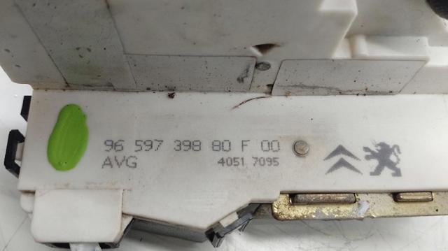 Fecho da porta dianteira esquerda Peugeot 407 6E