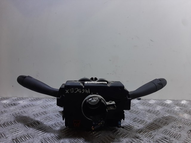 Comutador instalado na coluna da direção, montado 96605636XT PEUGEOT