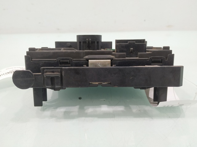 Unidade de dispositivos de segurança Peugeot Expert VF