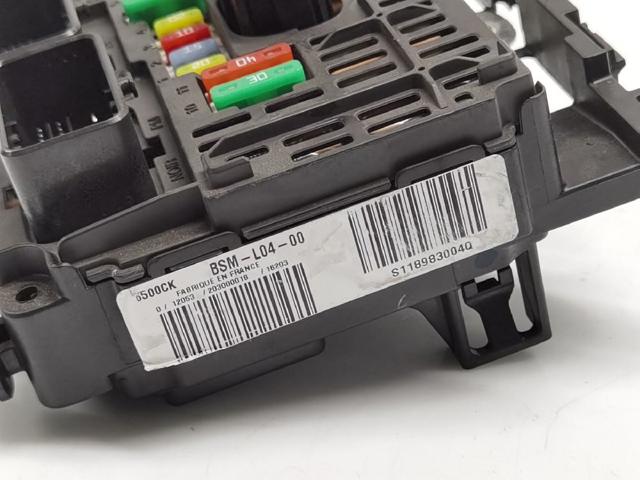 Unidade de dispositivos de segurança Peugeot Expert VF