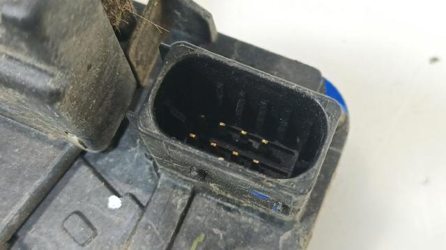 Fecho da porta dianteira esquerda Chevrolet Captiva 1 C100