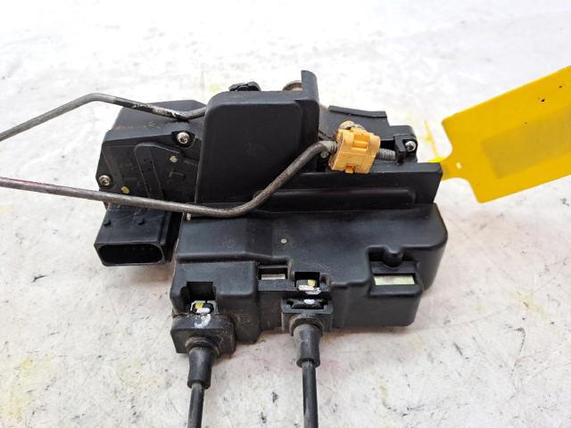 Fecho da porta dianteira esquerda Chevrolet Captiva 1 C100