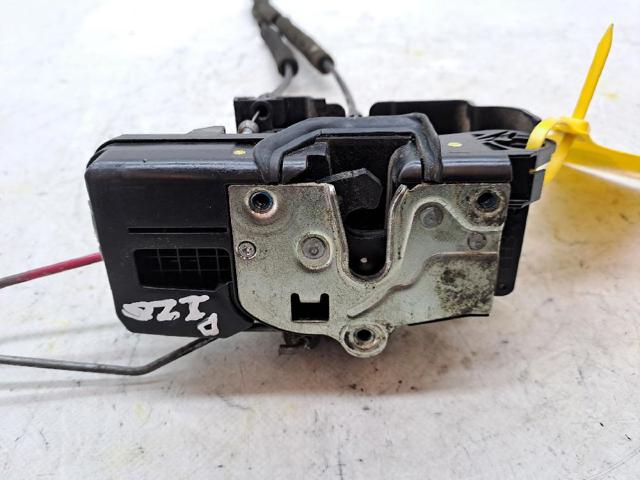 Fecho da porta dianteira esquerda Chevrolet Captiva 1 C100