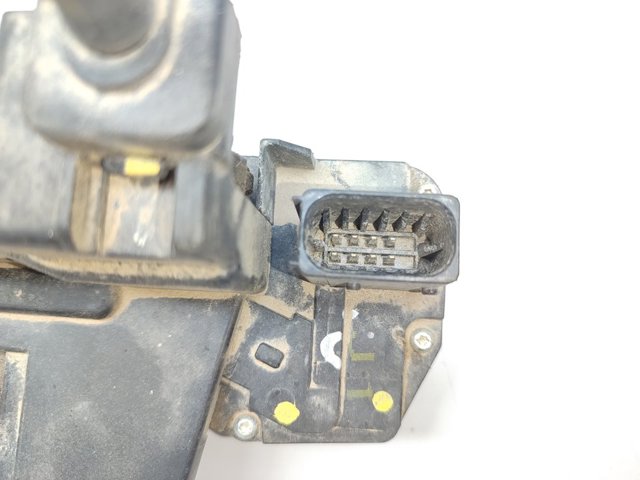 Fecho da porta dianteira esquerda Chevrolet Captiva 1 C100